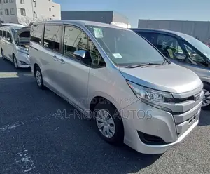Toyota Noah 2.0 FWD (8 Seater) 2021 Silver