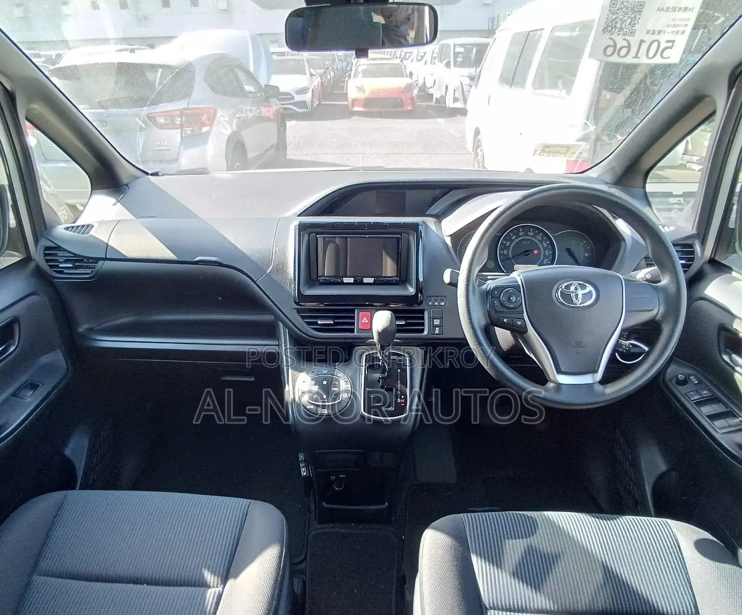 Toyota Noah 2.0 FWD (8 Seater) 2021 Silver