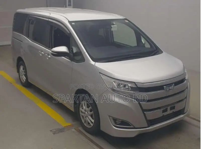 Toyota Noah 2021 Silver