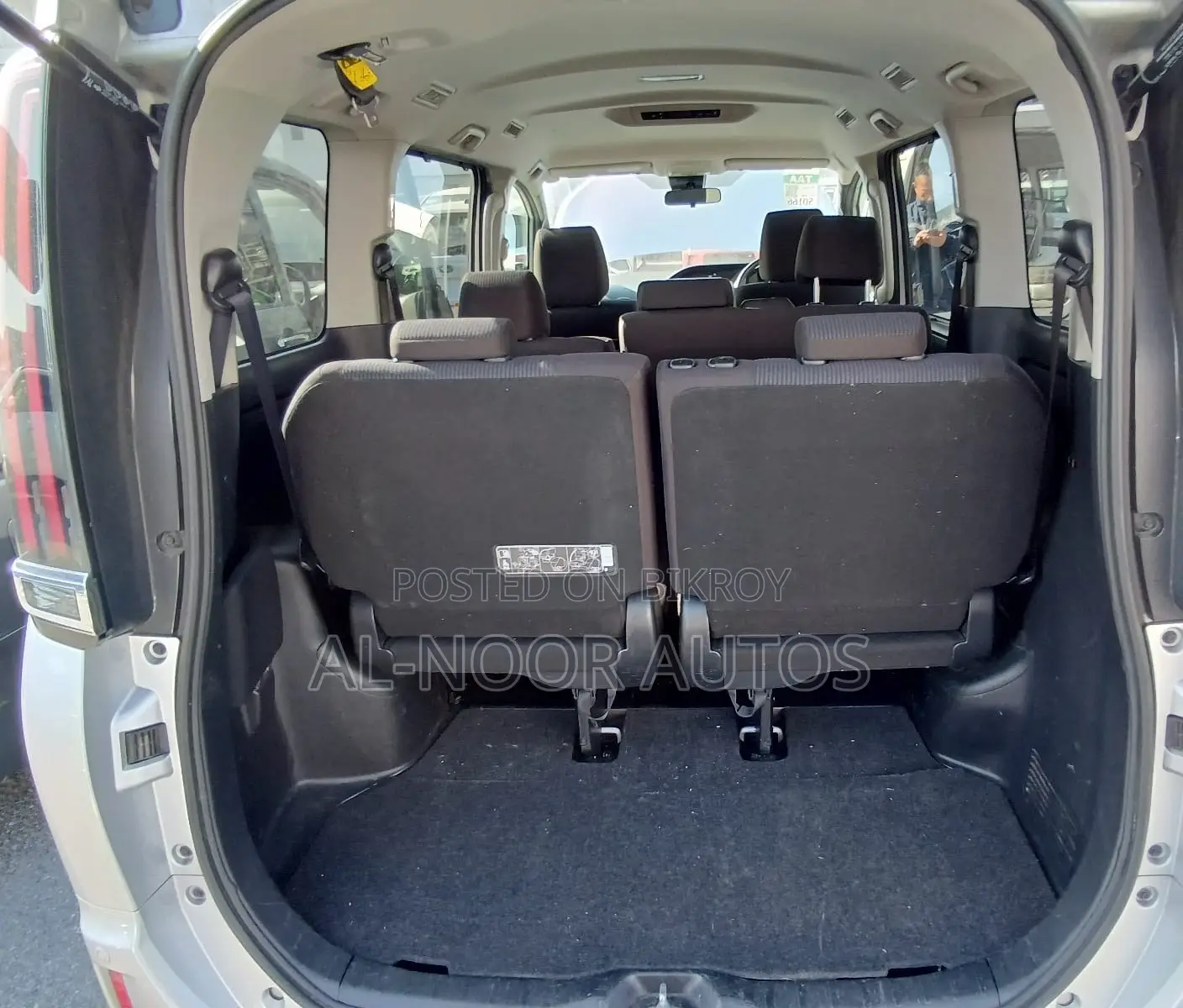 Toyota Noah 2.0 FWD (8 Seater) 2021 Silver