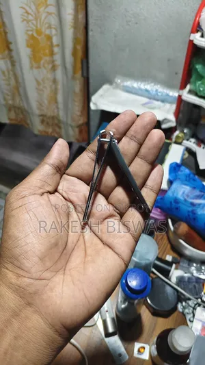 প্রিমিয়াম ডিজাইনের স্টেইনলেস স্টিল নেইল কাটার - ফ্রেশ কন্ডিশন