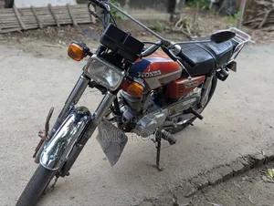 Honda 2003 Red
