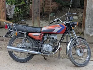 Honda 2003 Red