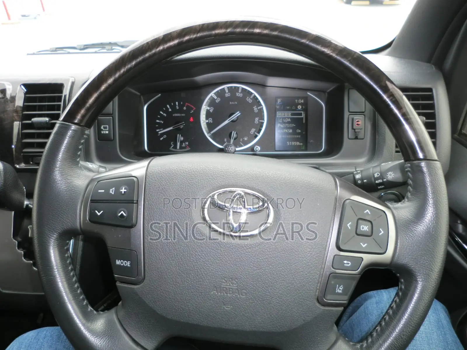 Toyota HiAce 2021 White