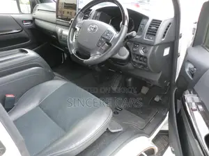 Toyota HiAce 2021 White