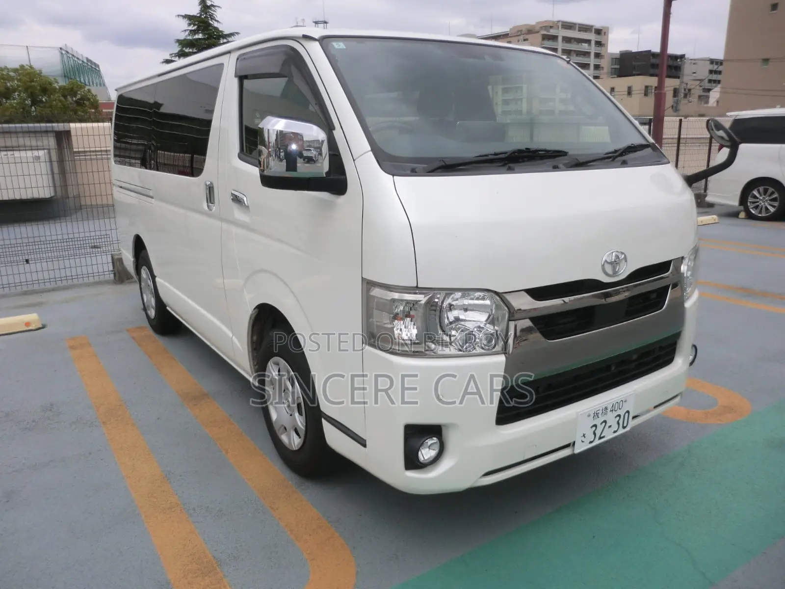 Toyota HiAce 2021 White