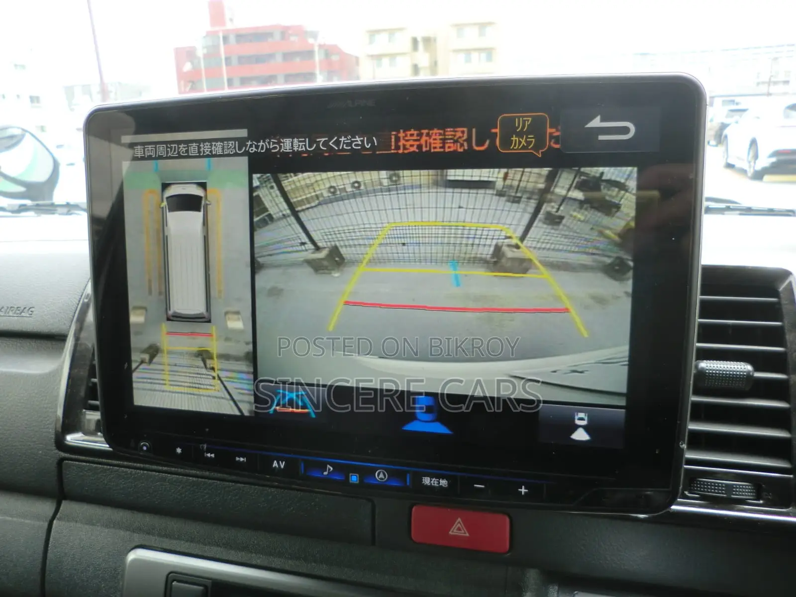 Toyota HiAce 2021 White