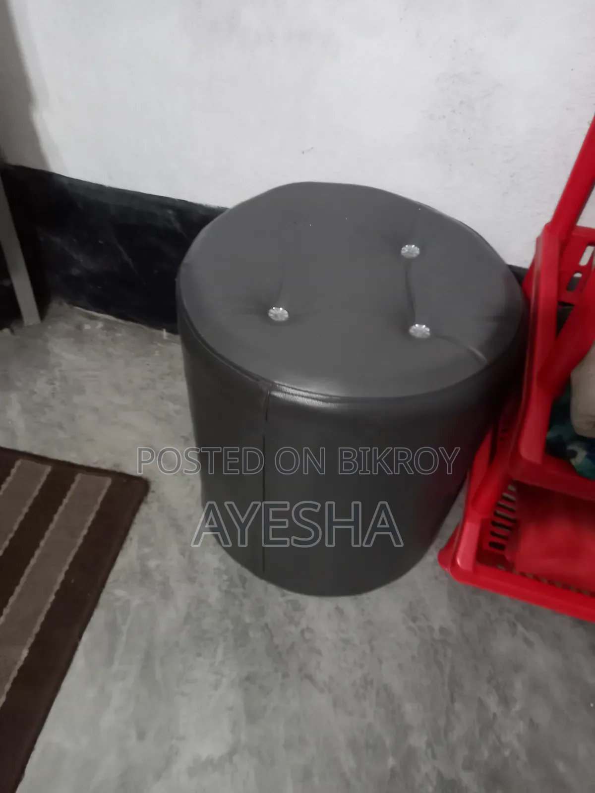 ডেসিংটেবিল টুল