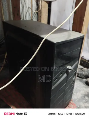 Desktop Computer 4GB Intel Core 3 SSD 256GB