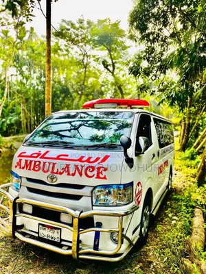Toyota HiAce 2016 White