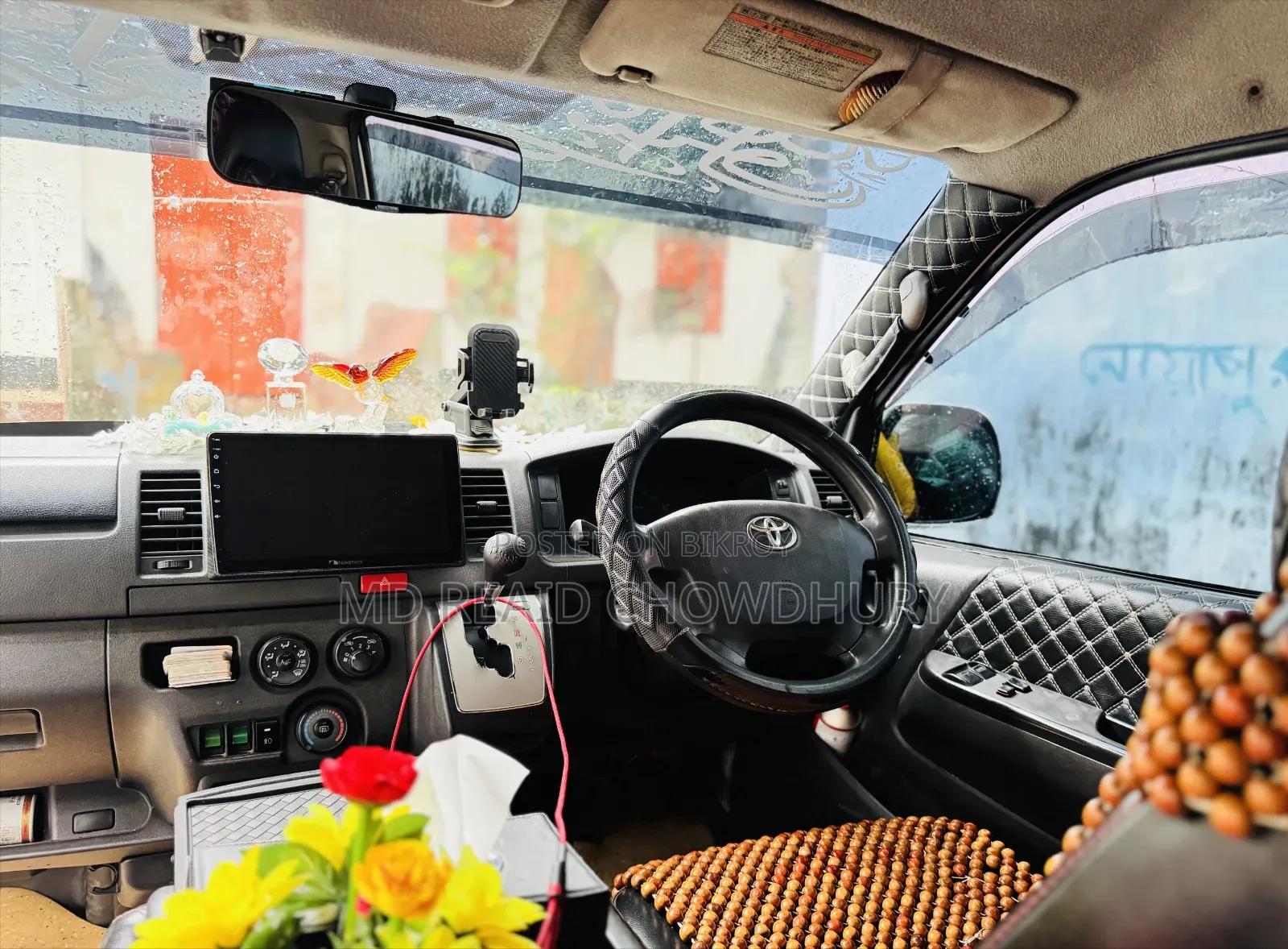 Toyota HiAce 2016 White