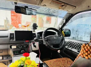 Toyota HiAce 2016 White