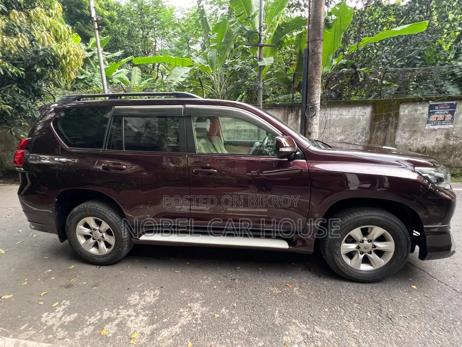 Toyota Land Cruiser Prado 2011 Maroon