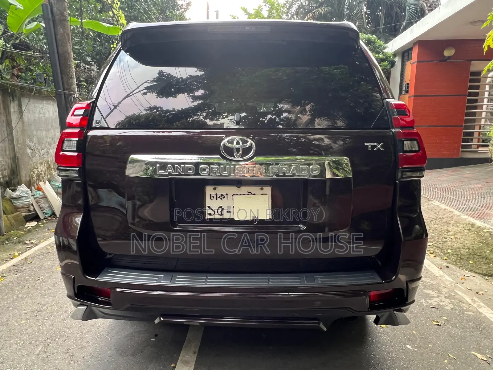 Toyota Land Cruiser Prado 2011 Maroon