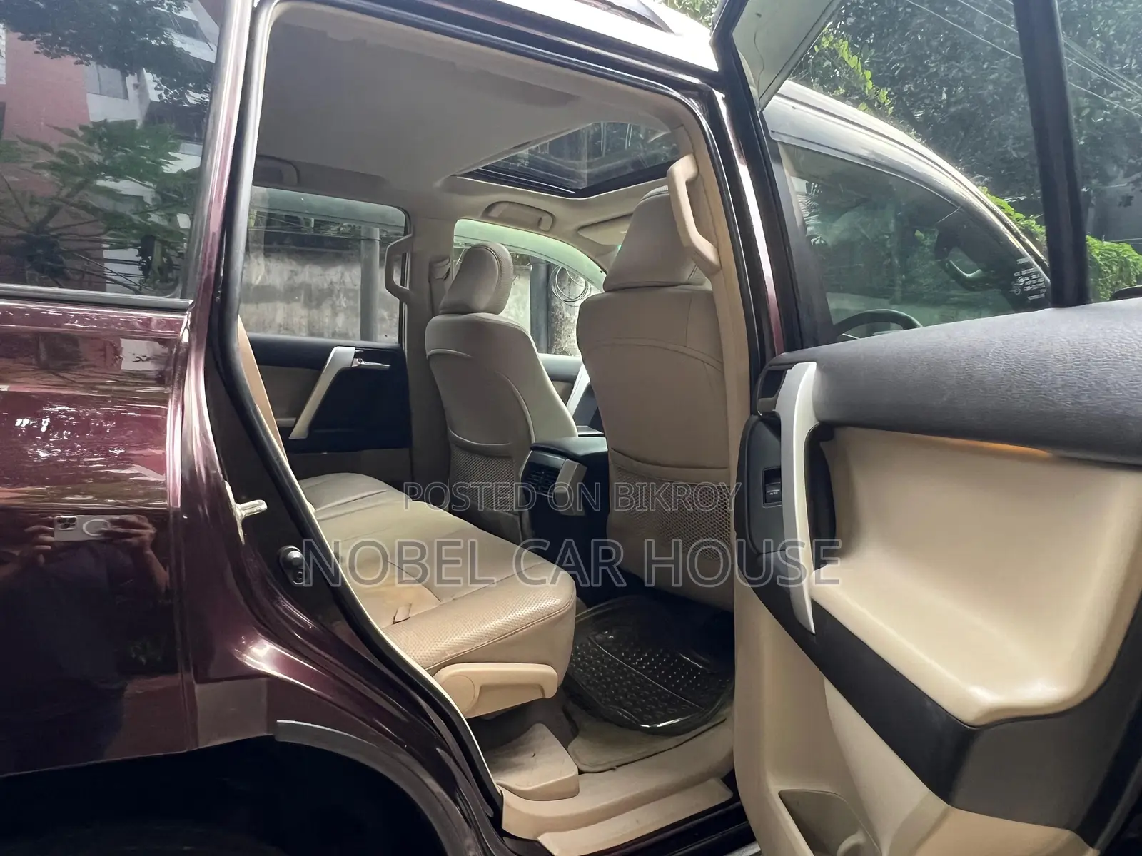 Toyota Land Cruiser Prado 2011 Maroon