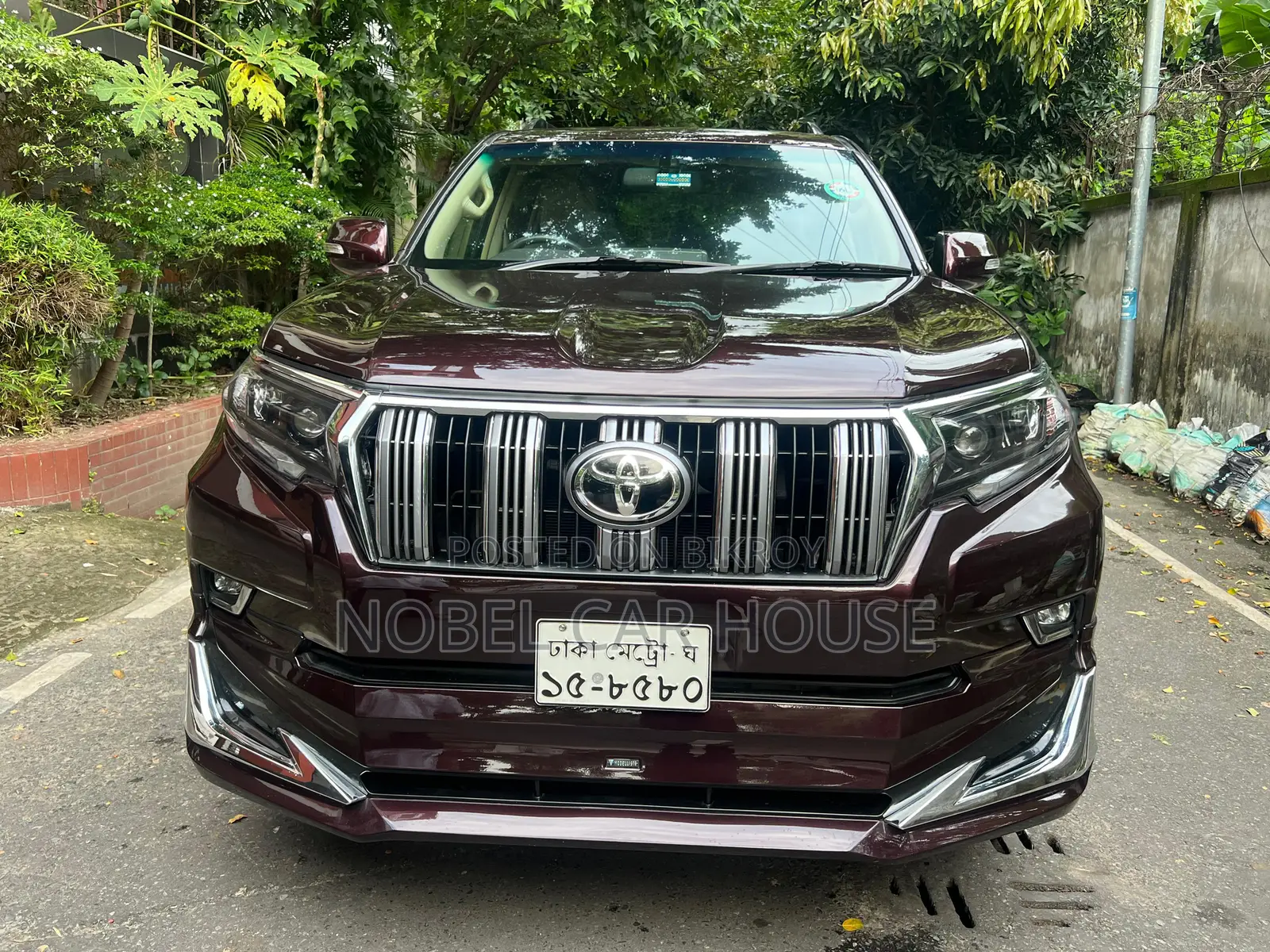 Toyota Land Cruiser Prado 2011 Maroon