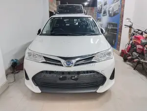 Toyota Corolla Fielder 1.5 Hybrid FWD 2021 White