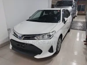 Toyota Corolla Fielder 1.5 Hybrid FWD 2021 White