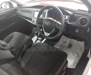 Toyota Corolla Fielder 1.5 Hybrid FWD 2021 White