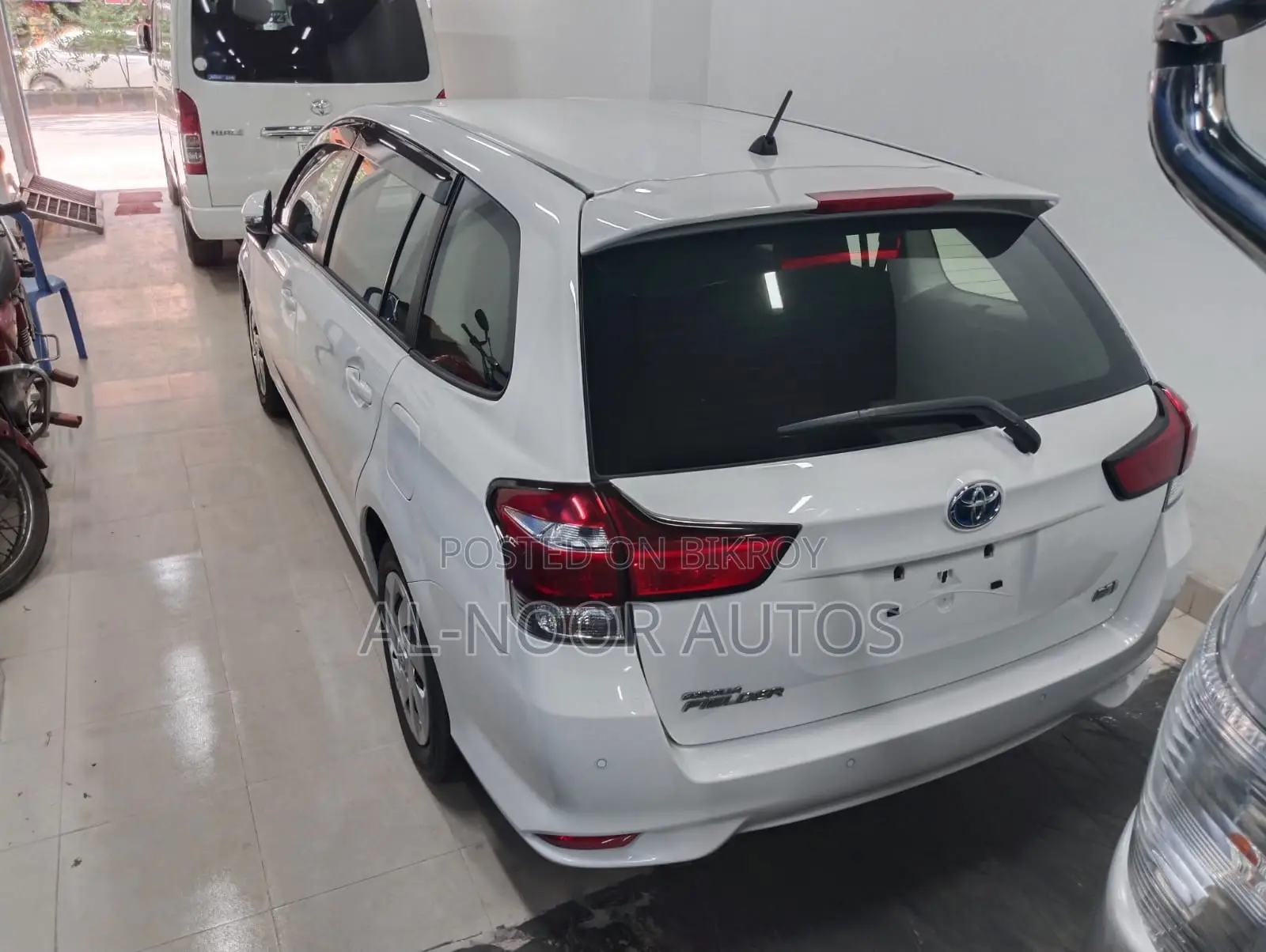Toyota Corolla Fielder 1.5 Hybrid FWD 2021 White