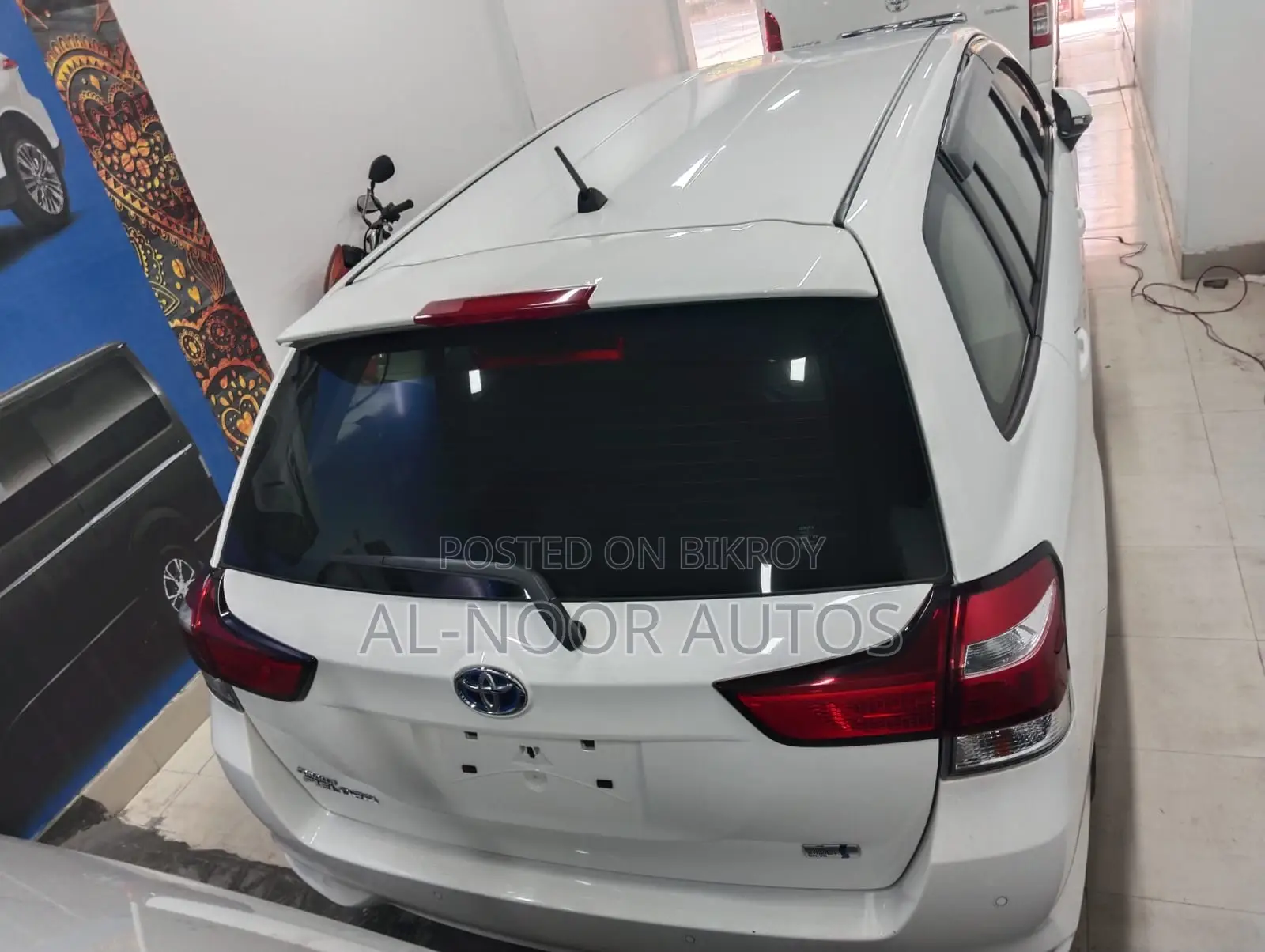 Toyota Corolla Fielder 1.5 Hybrid FWD 2021 White