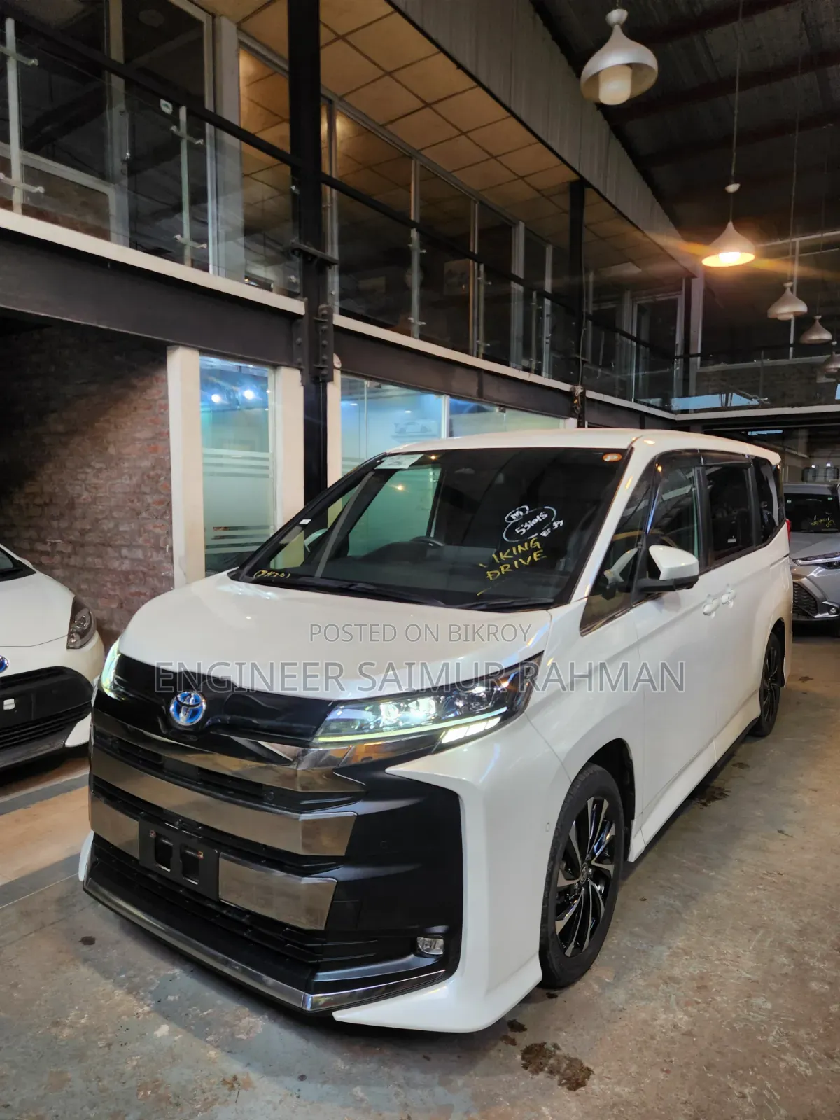 Toyota Noah 2022 Pearl
