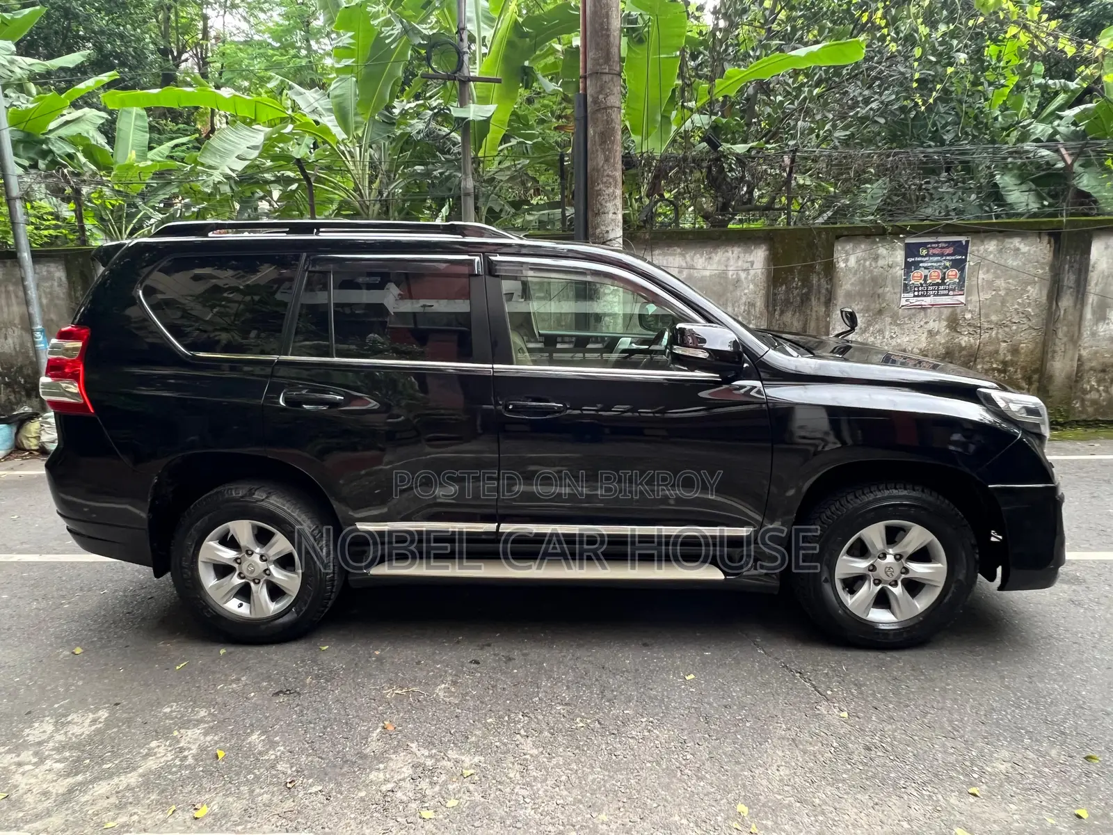 Toyota Land Cruiser Prado 2011 Black