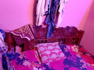খাট বিক্রি করা হবে