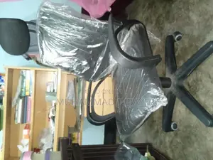 Executive Chair – Mesh Back, Adjustable, Wheeled