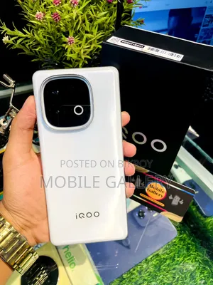 iQOO 256 GB White