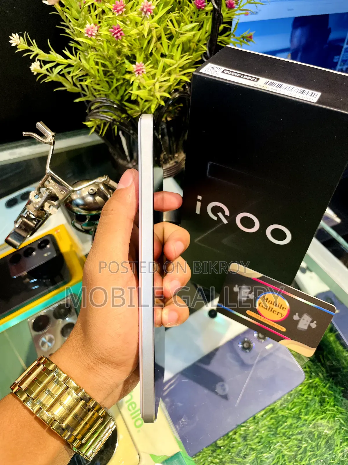 iQOO 256 GB White