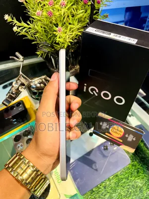 iQOO 256 GB White