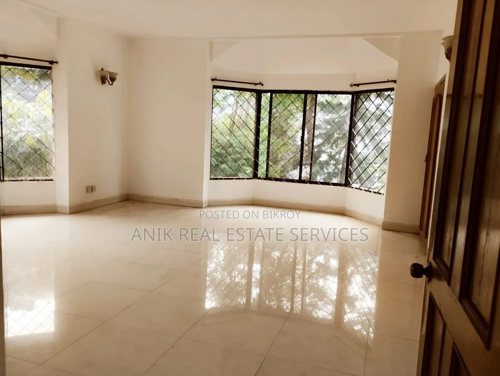 5bdrm House in Anik Real Estate, Gulshan for Rent