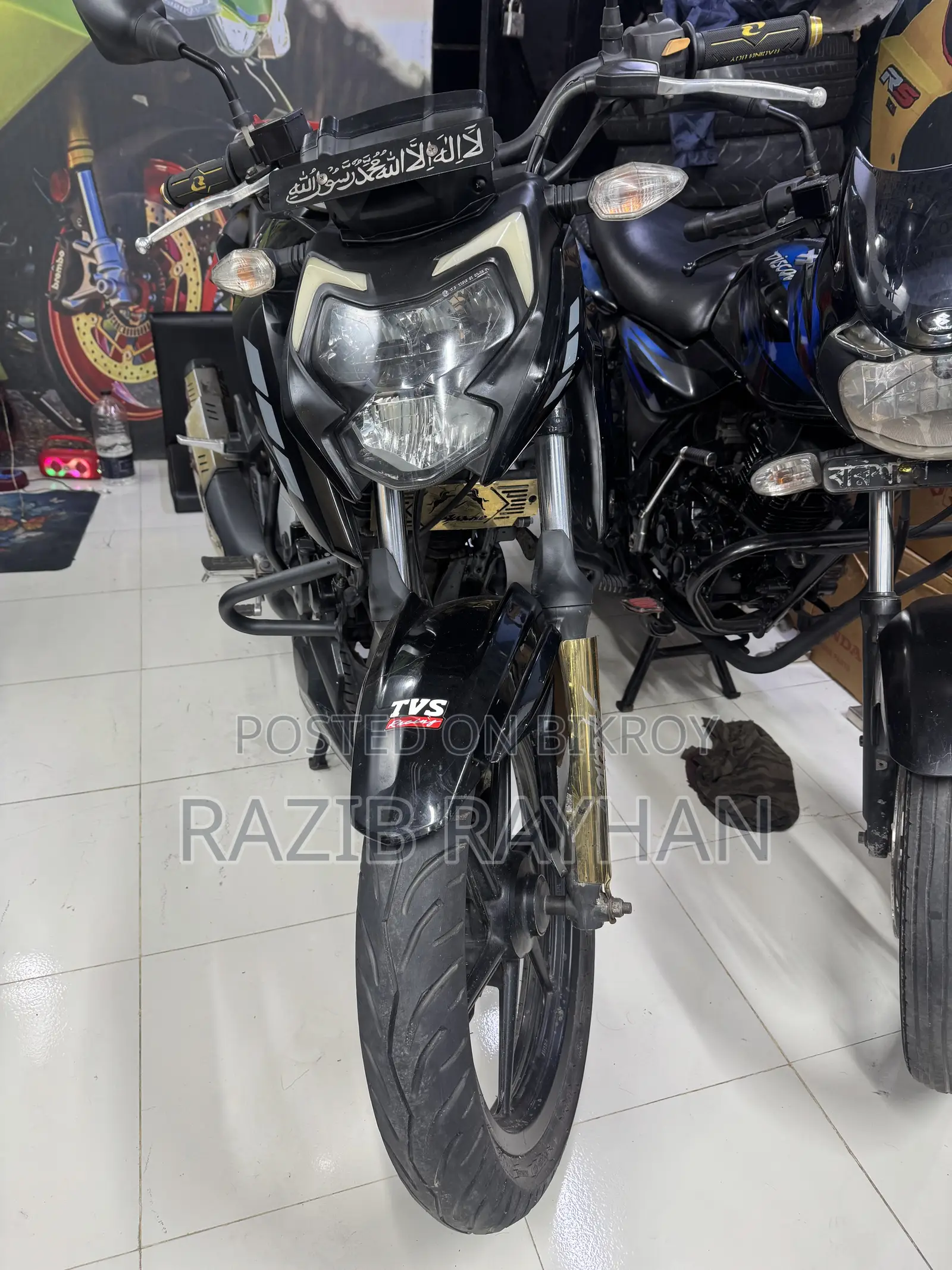 TVS Apache RTR 160 4V 2022 Black