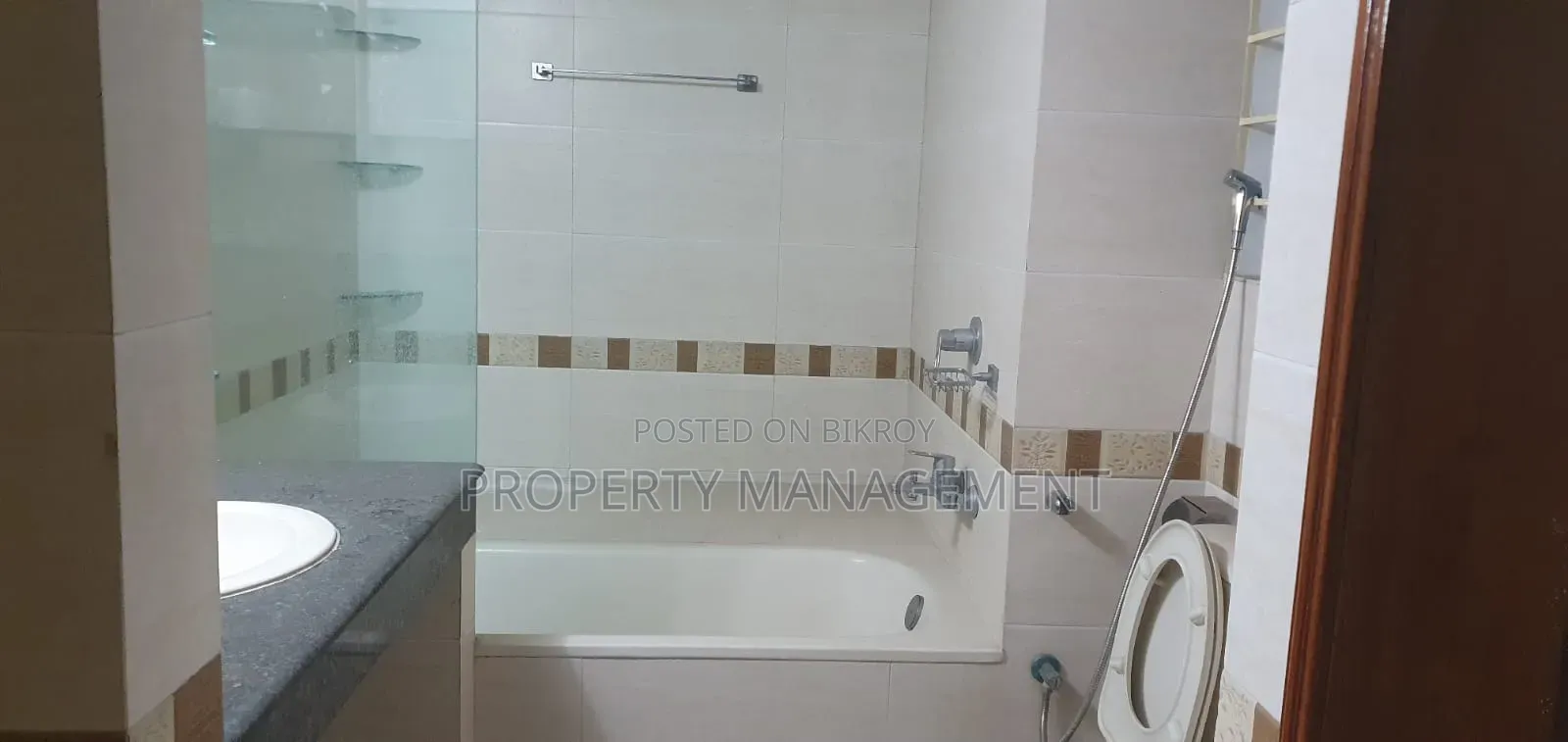 Furnished 4bdrm Apartment in Gulshan for Rent