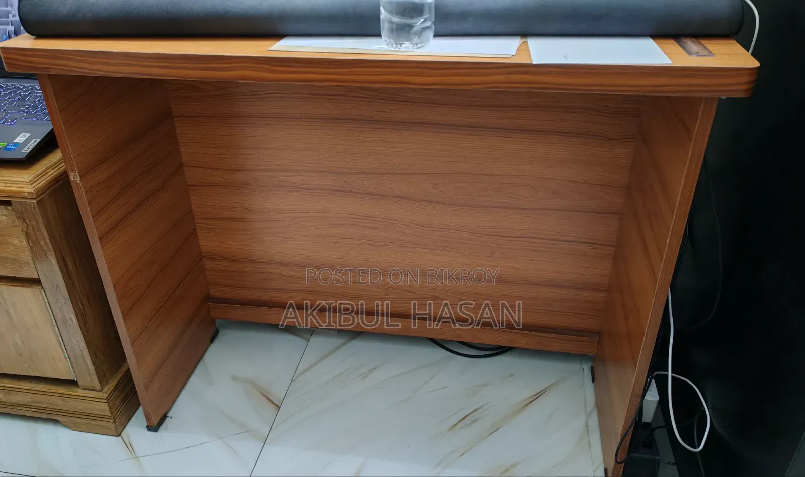Reading or Computer Table. (3x1.5) Feet Size