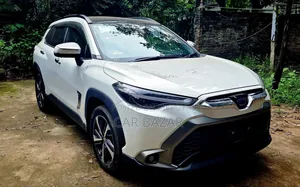 Toyota Corolla Cross LE AWD 2023 Pearl