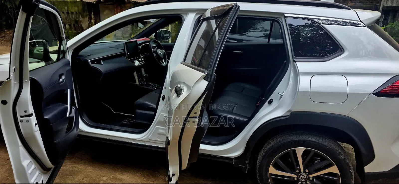 Toyota Corolla Cross LE AWD 2023 Pearl