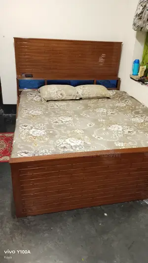 মেহগণী কাঠের বক্স খাট