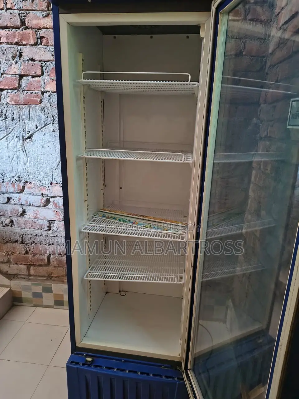 Walton Beverage Fridge 260 L