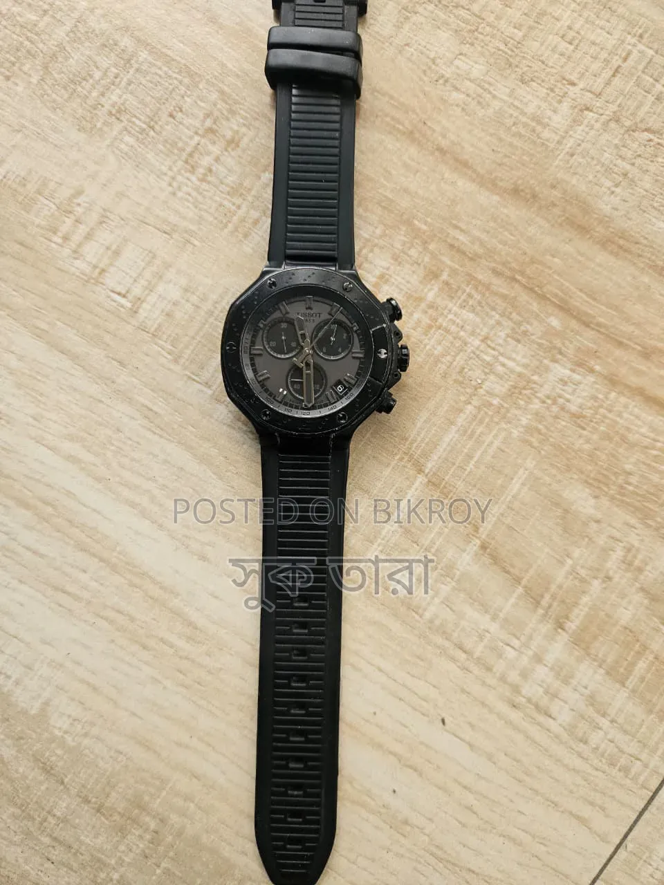 Tissot T-Race Quartz Chronograph (Model: T141417 A) ঘড়ি আছে।
