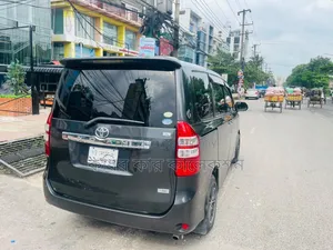 Toyota Noah 2011 Gray