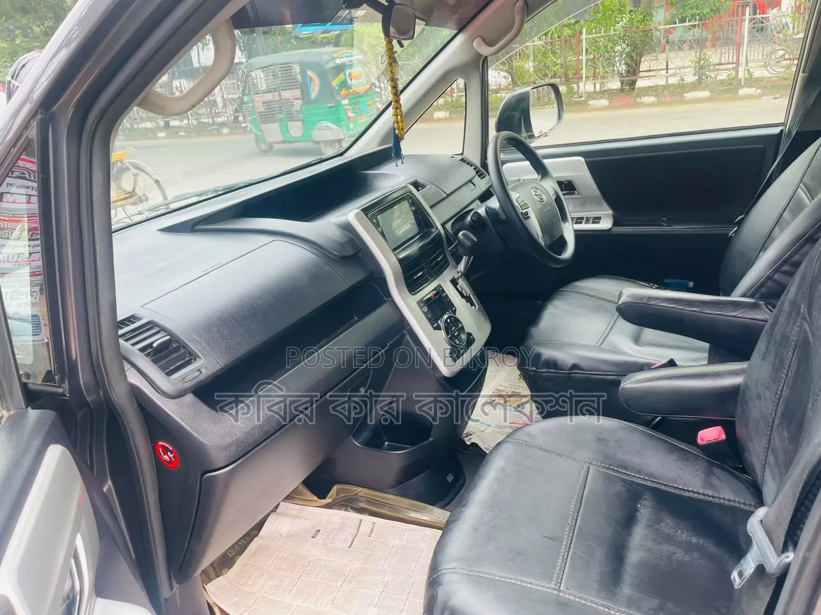 Toyota Noah 2011 Gray