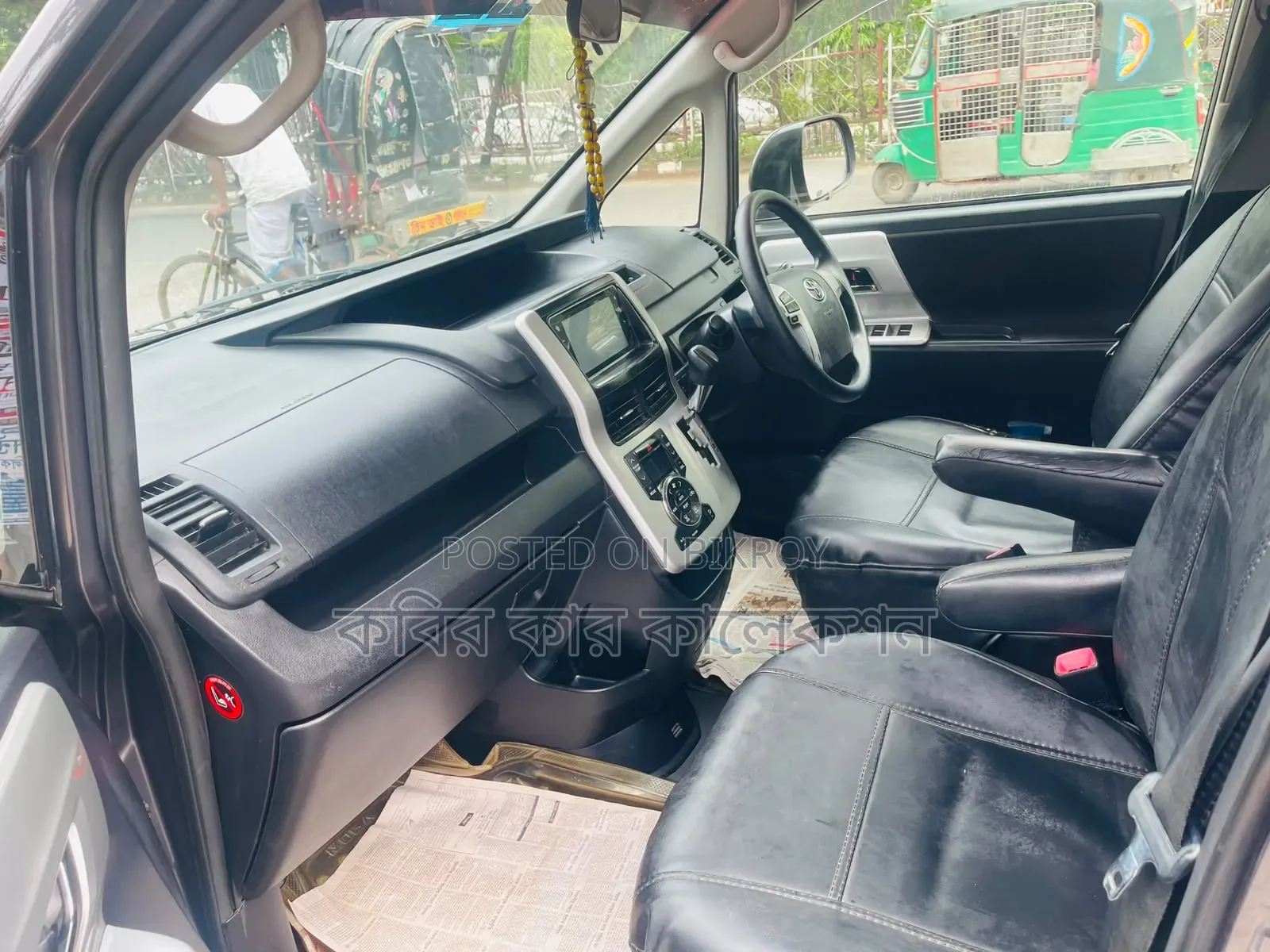 Toyota Noah 2011 Gray