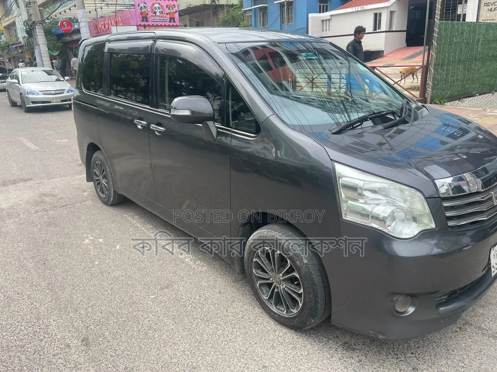 Toyota Noah 2011 Gray