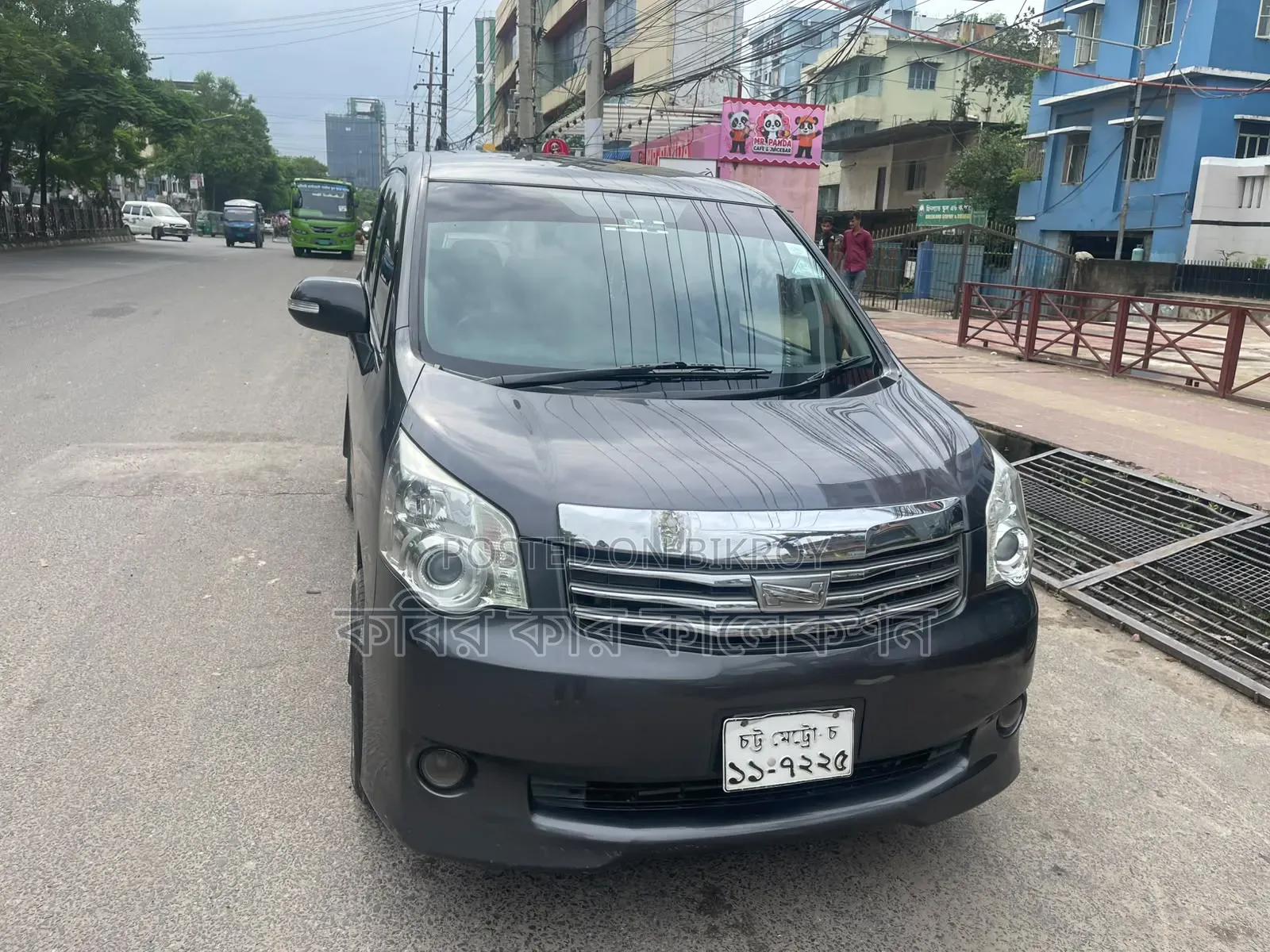 Toyota Noah 2011 Gray