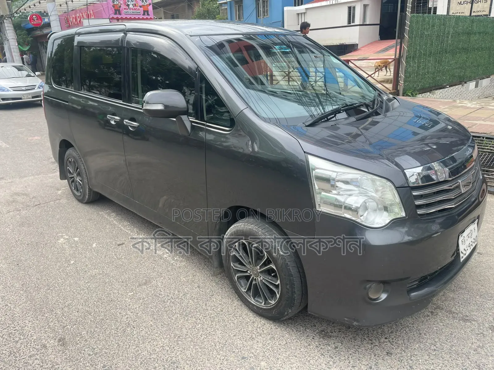 Toyota Noah 2011 Gray