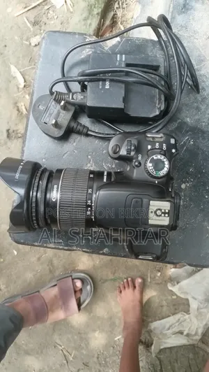 Canon EOS 700D DSLR Camera + 18-55mm Kit Lens | Fresh Condition
