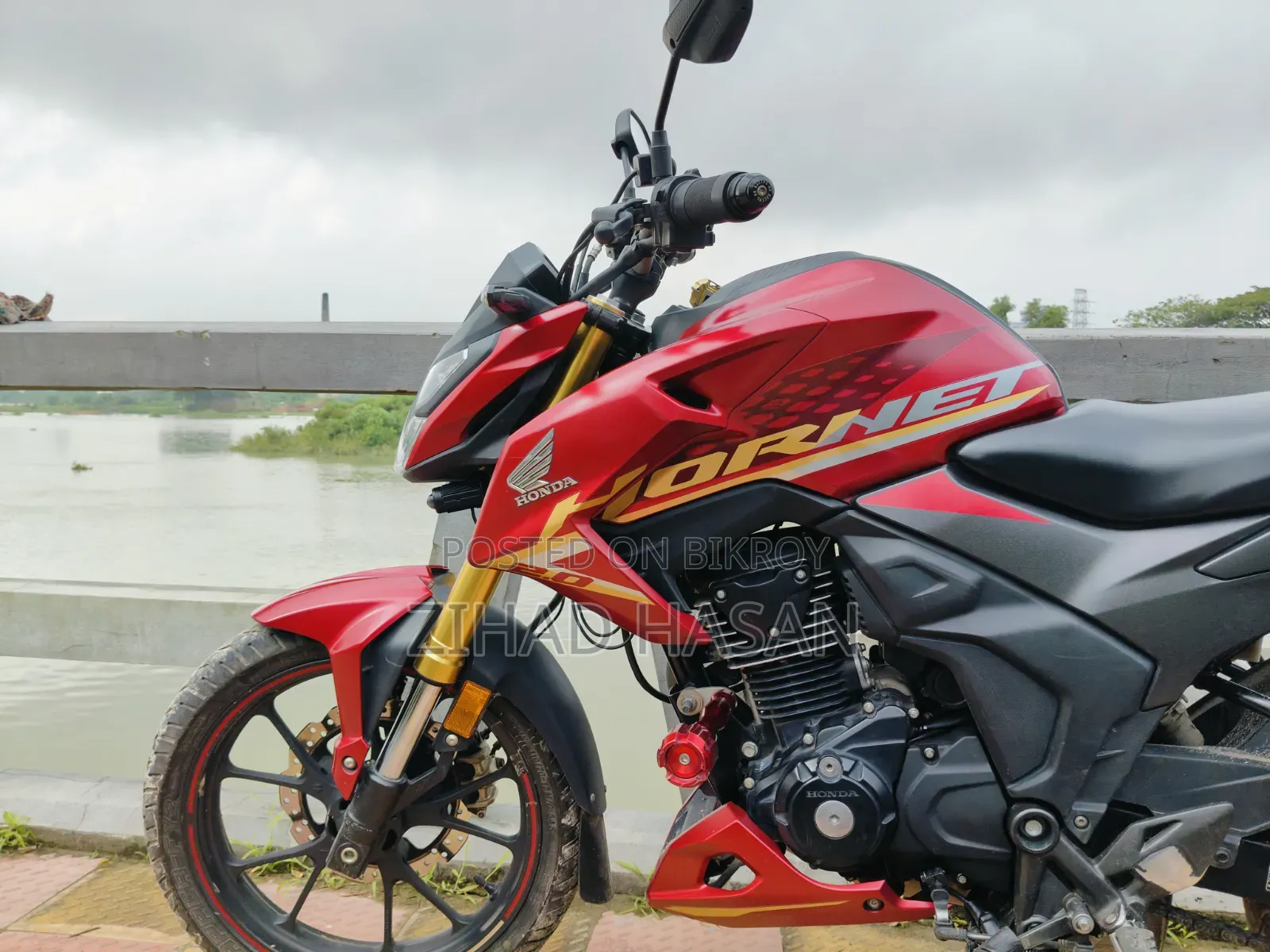 Honda Hornet 2.0 2024 Red