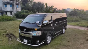 Toyota HiAce 2014 Black